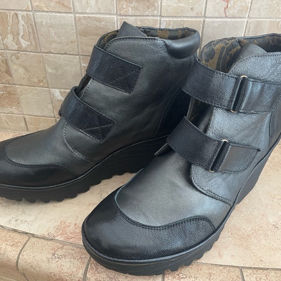 Fly London leather wedge boots size 42, NWT - Picture 2 of 9